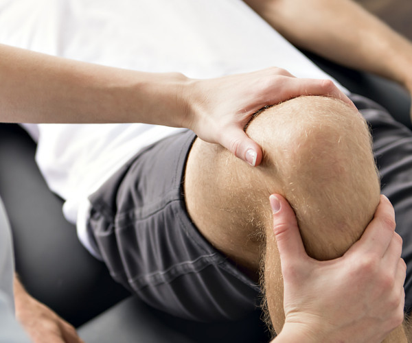 knee-pain-relief-power-physical-therapy-costa-mesa-ca